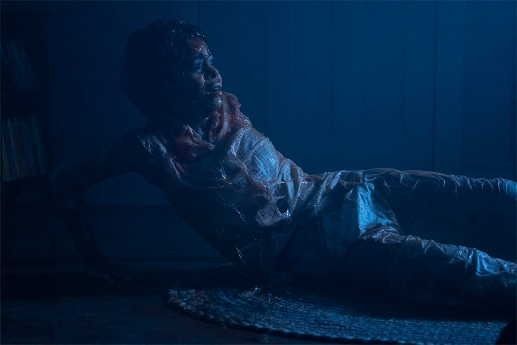 It: Welcome to Derry - Ronnie covered in grime