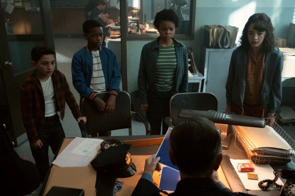 It: Welcome to Derry - Rich, Will, Ronnie and Lill are in the chief of police's office